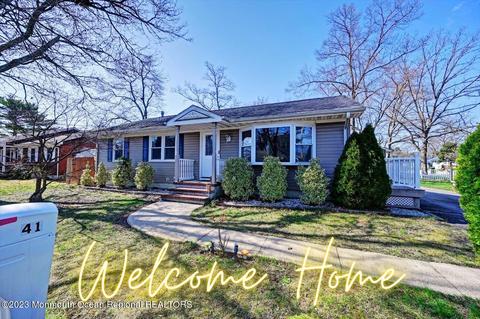 41 Nautilus St, Beachwood, NJ 08722