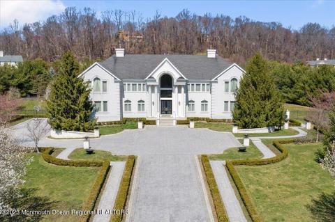16 Four Columns Dr, Morganville, NJ 07751