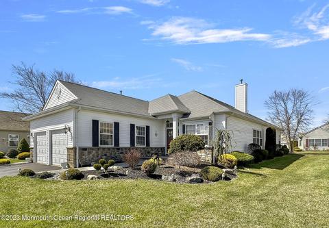 11 Anjou Ct, Manchester, NJ 08759