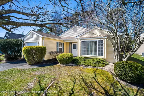 433 Lexington Dr, Little Egg Harbor, NJ 08087