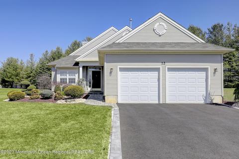 12 Cotswold Cir, Manalapan, NJ 07726