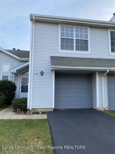 40 Malibu Dr, Eatontown, NJ 07724