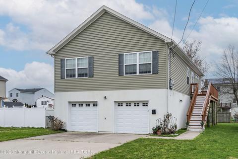 21 Plymouth Ave, Port Monmouth, NJ 07758