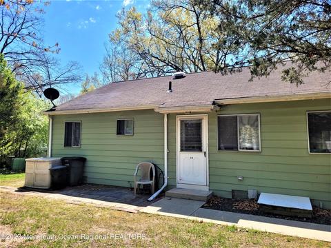 4 Quail St #A, Manchester, NJ 08759