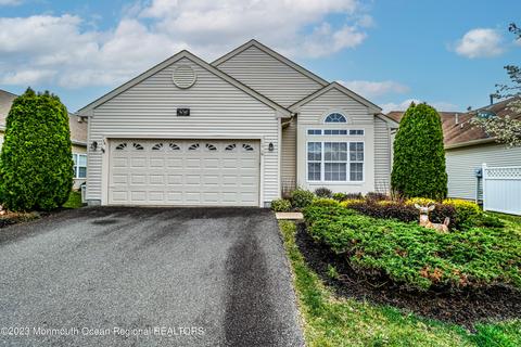 14 Kensington Rd, Manchester, NJ 08759