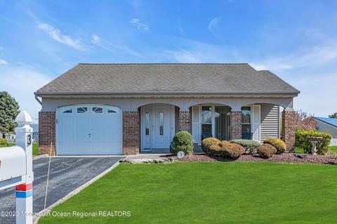 3 Carol Ct, Manchester, NJ 08759