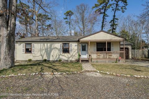 935 Center St, Little Egg Harbor, NJ 08087