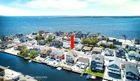 18 Point Rd, Toms River, NJ 08753