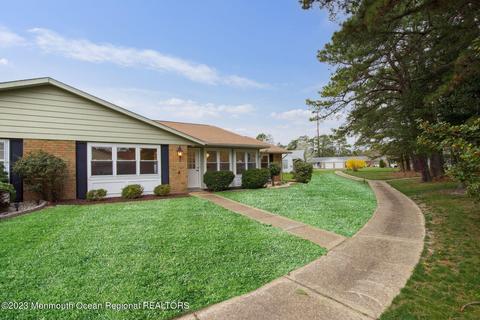 78 Cambridge Cir # b, Manchester, NJ 08759