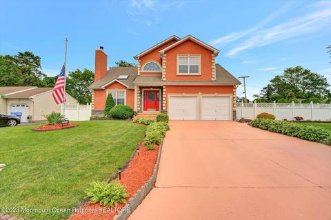 1600 Pemberton St, Toms River, NJ 08757