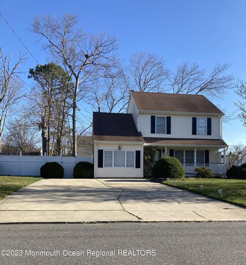 1054 Clearwater Ave, Manahawkin, NJ 08050