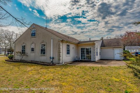 814 Anglesea Ave, Ocean Gate, NJ 08740 photo 3