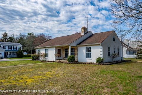 814 Anglesea Ave, Ocean Gate, NJ 08740 photo 2