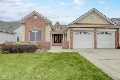 30 Medinah Ct, Jackson, NJ 08527