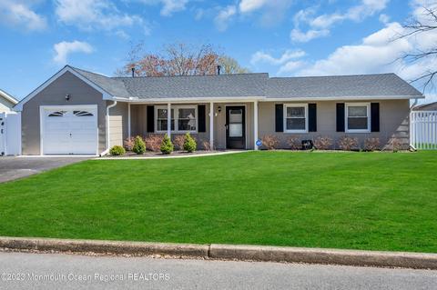 402 3rd St, Waretown, NJ 08758 photo 2