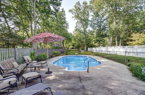 47 Mount Vernon Dr, Toms River, NJ 08755