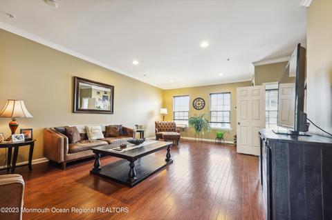 116 Beacon Ln, Eatontown, NJ 07724