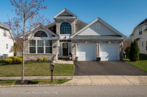 73 Honeysuckle Dr, Manahawkin, NJ 08050