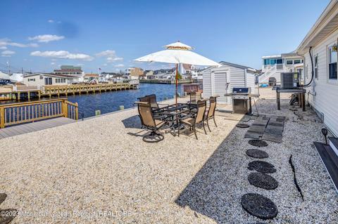 100 Florence Ln, Manahawkin, NJ 08050