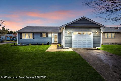 1 Longdenville St, Toms River, NJ 08757