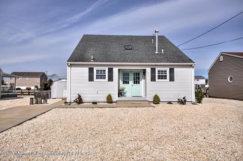392 Bayview Ave, Bayville, NJ 08721