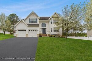 81 Rose Hill Rd, Barnegat, NJ 08005