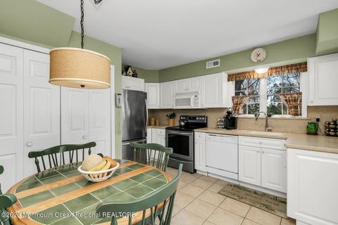 37 Maple Dr, Spring Lake Heights, NJ 07762 photo 7