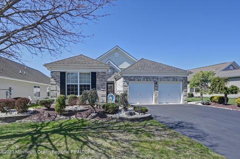 9 Balmoral Dr, Jackson, NJ 08527