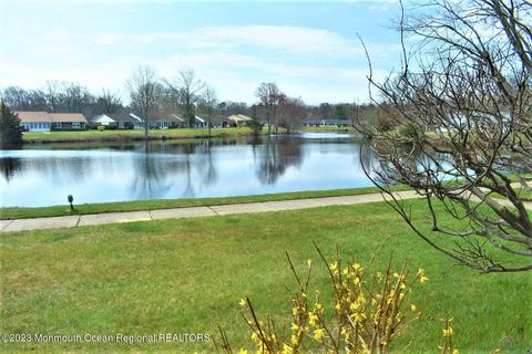 242 Jefferson Ct #B, Lakewood, NJ 08701