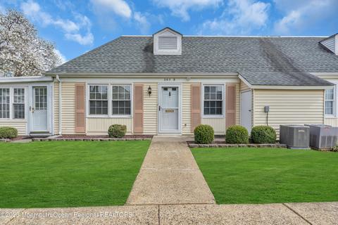 205 Madison Ln # B, Monroe, NJ 08831