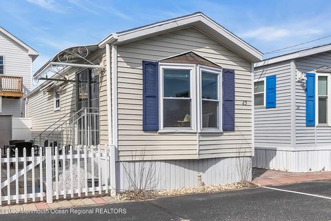 25 15th Ave, Seaside Park, NJ 08752