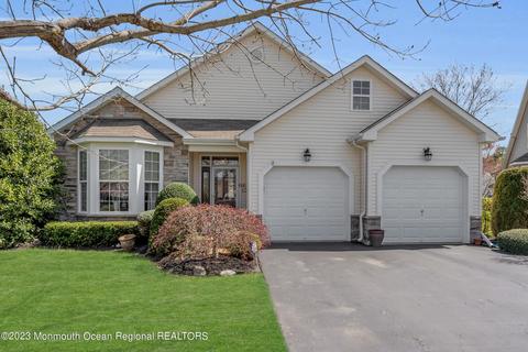 714 Michael Ct, Lakewood, NJ 08701