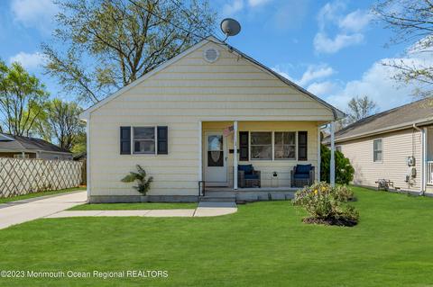 12 Krueger Pl, Middletown, NJ 07748