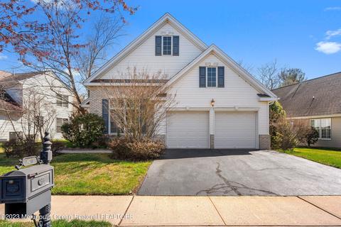 38 Londonberry Dr, Holmdel, NJ 07733