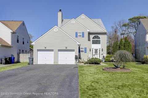 103 Atrium Dr, Brick, NJ 08723