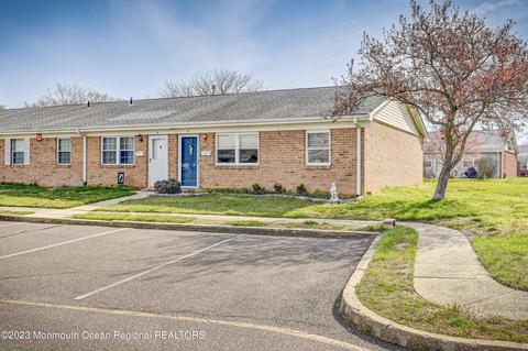 8 River Ln #141, Brick, NJ 08724
