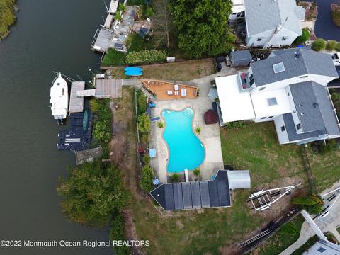 235 Riverside N Dr, Brick, NJ 08724