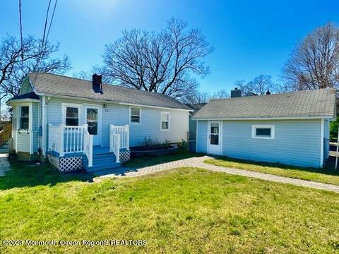 383 Shoreland Cir, South Amboy, NJ 08879