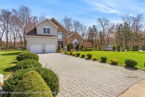8 Markham Cir, Old Bridge, NJ 08857