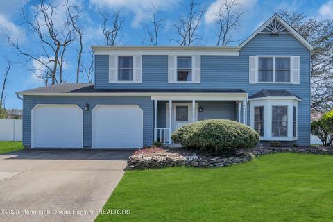 44 Bunker Hill Dr, Howell, NJ 07731