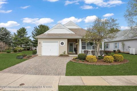 11 Falstaff Dr, Manchester, NJ 08759