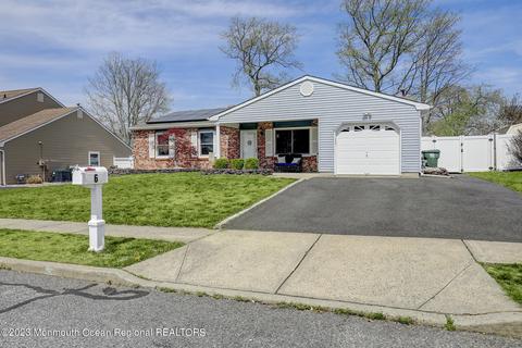 6 Lorelei Dr, Howell, NJ 07731 photo 2