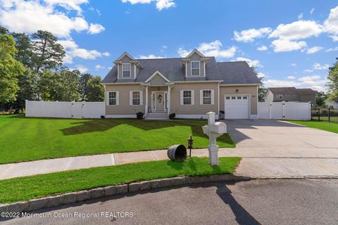 20 Karen Ct, Manchester, NJ 08759