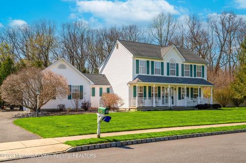 18 Wendy Ct, Jackson, NJ 08527