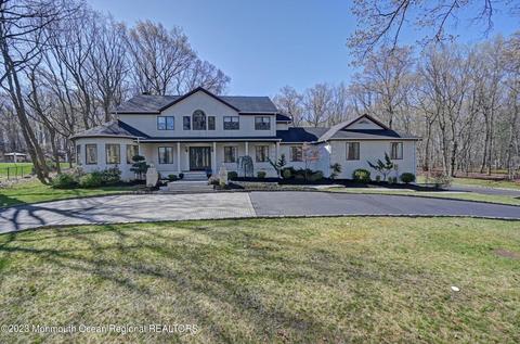 8 Country Club Ln, Marlboro, NJ 07746