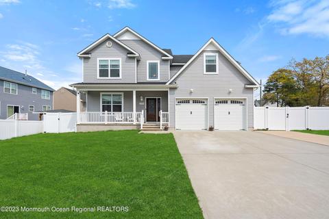 1600 Burnside St, Toms River, NJ 08753