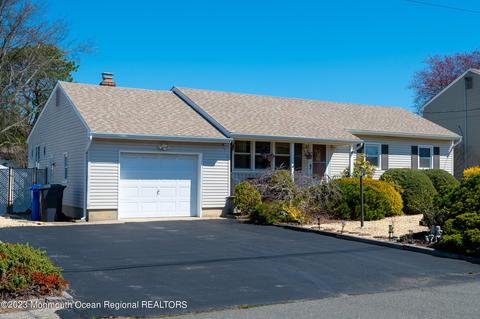 196 Pinewood Rd, Toms River, NJ 08753