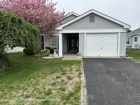 21 Mansfield Ave, Manchester, NJ 08759