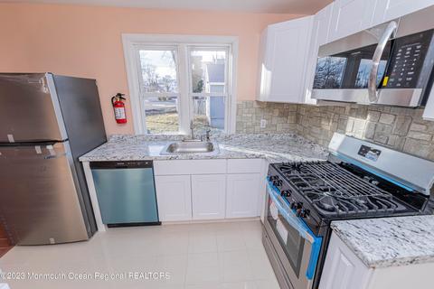 2 Seawood Ave, Keansburg, NJ 07734