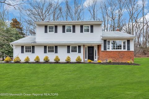 1 Gettysburg Dr, Manalapan, NJ 07726